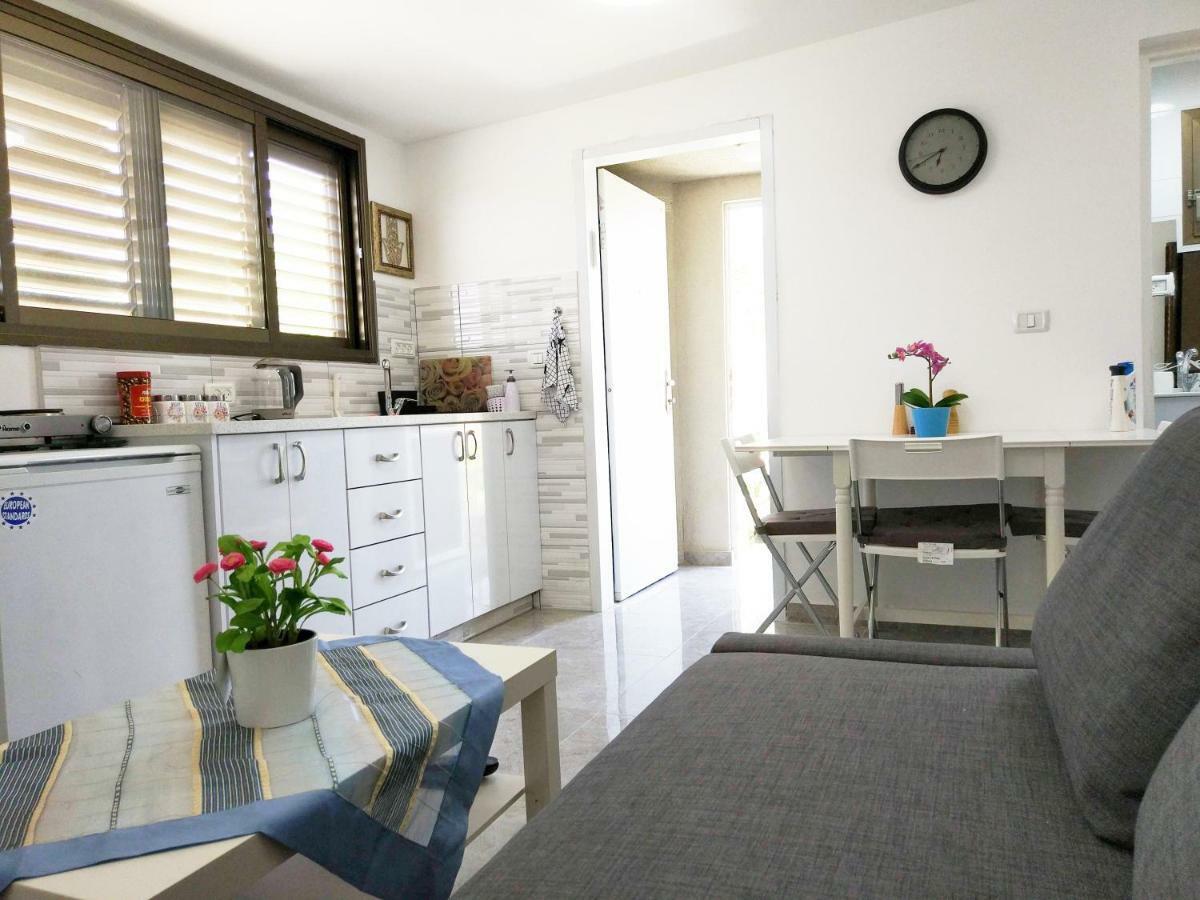 Carmela House Appartement Arad Buitenkant foto