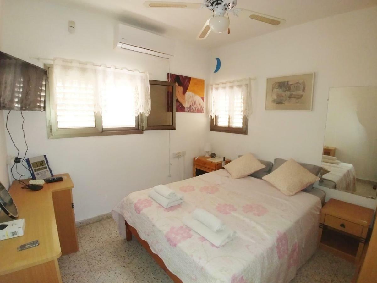 Carmela House Appartement Arad Buitenkant foto