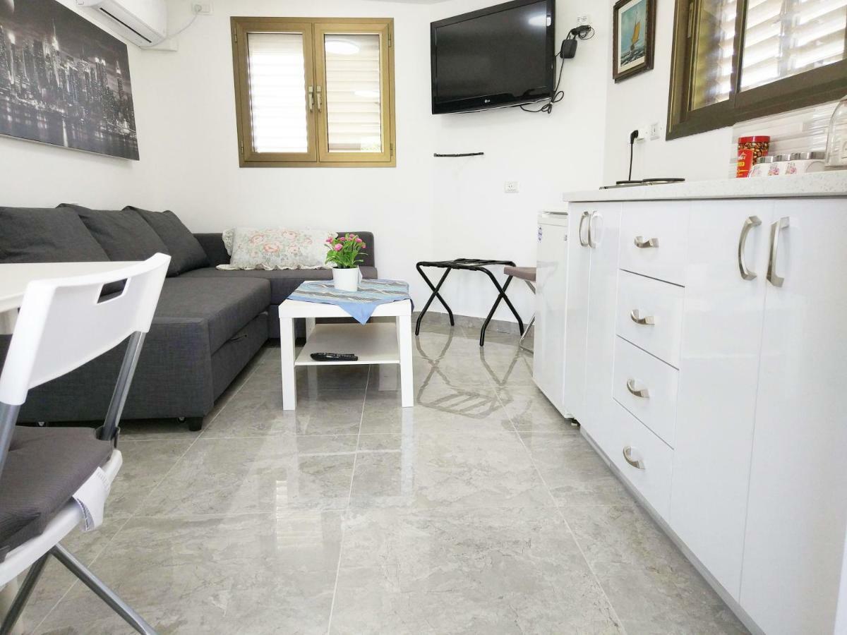Carmela House Appartement Arad Buitenkant foto